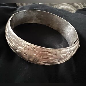 Vintage 1950 hand engravement steelrling silver 925 Taxco Floral Bangle bracelet